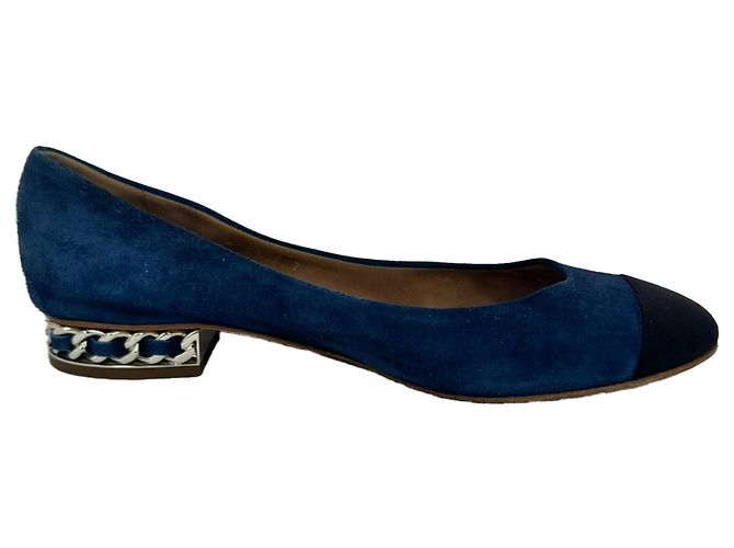 Timeless Ballerine Chanel Cap Toe Chain in scamosciato blu Blu chiaro - vista 2
