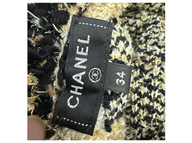 Timeless Chanel Strickpullover mit Goldakzenten, hochgeschlossen und Knöpfen aus schwarzer Wolle Mehrfarben - Ansicht 5
