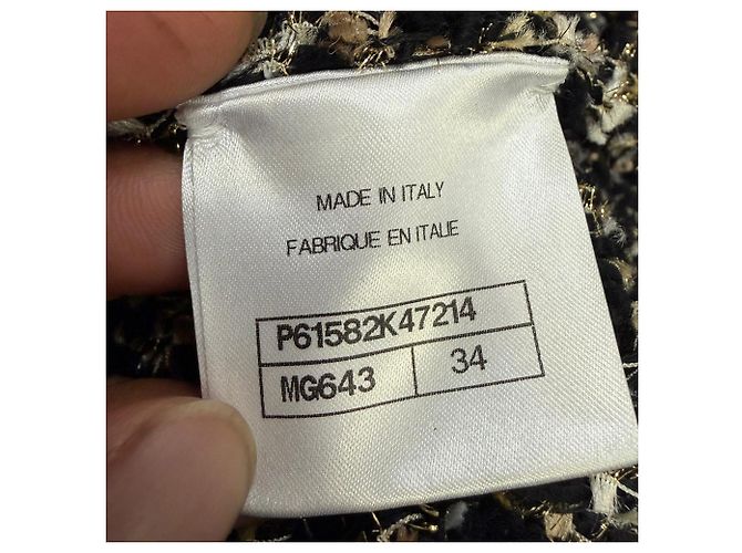 Timeless Chanel Strickpullover mit Goldakzenten, hochgeschlossen und Knöpfen aus schwarzer Wolle Mehrfarben - Ansicht 6