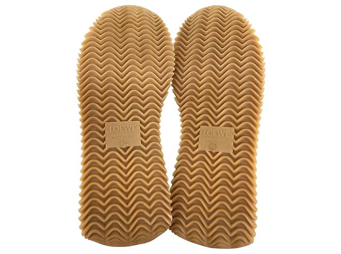 Baskets Loewe Flow Runner en daim blanc Écru - vue 11