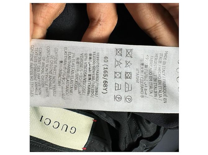 Gucci Tailored Shorts aus schwarzer Viskose - Ansicht 8