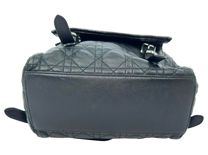 Sac à dos Dior Stardust Cannage en cuir d'agneau matelassé noir - vue 8