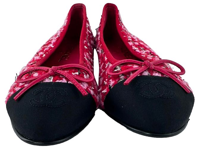 Timeless Ballerine Chanel con logo Interlocking CC in tweed rosa - vista 2