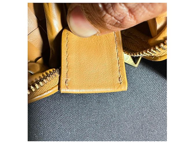 Mini borsa a tracolla Loop di Bottega Veneta in agnello marrone - vista 15