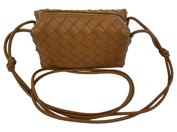 Mini borsa a tracolla Loop di Bottega Veneta in agnello marrone - vista 3