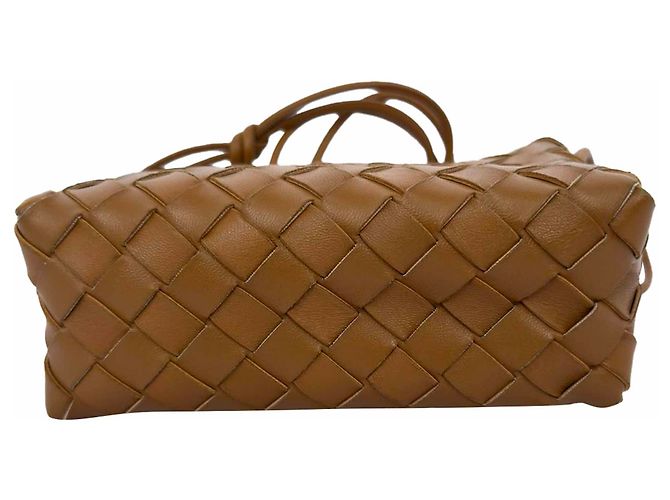 Mini borsa a tracolla Loop di Bottega Veneta in agnello marrone - vista 7