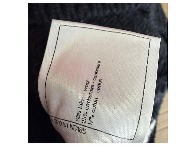 Chanel 21A Metiers D'Art Runway Pullover aus schwarzer Wolle - Ansicht 11