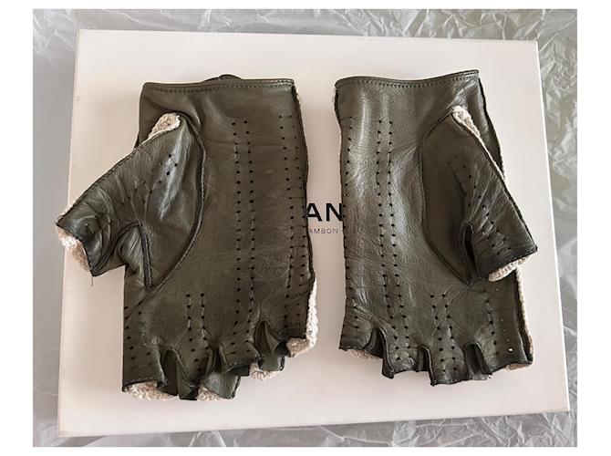Chanel Häkel-Lederhandschuhe Beige Dunkelgrün - Ansicht 5