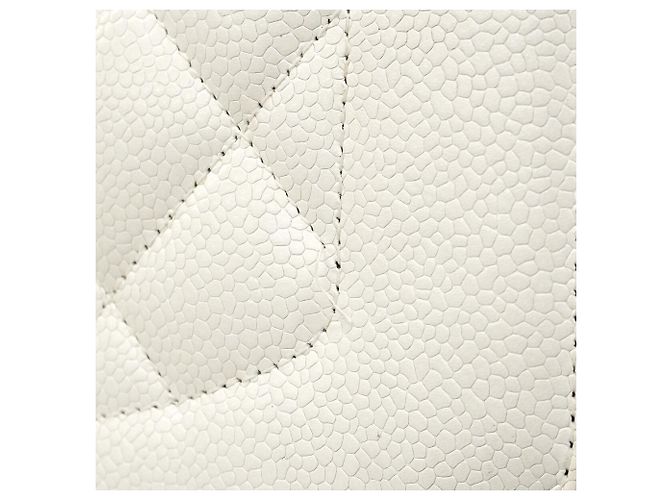 Borsa a tracolla Chanel Diana in pelle di vitello bianca Bianco - vista 10