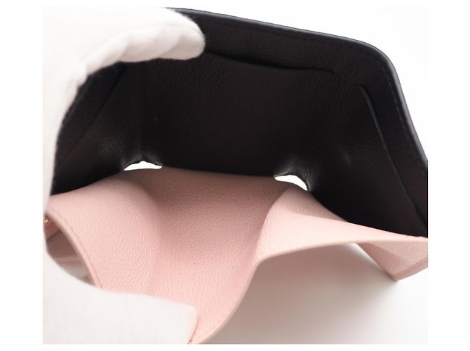 Cartera tríptico Portefeuille Lock Mini en piel de becerro granulado Louis Vuitton Negro Rosa Beige - vista 13