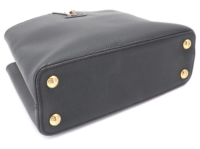 Borsa Louis Vuitton Capucines BB in pelle Taurillon nera Nero - vista 5