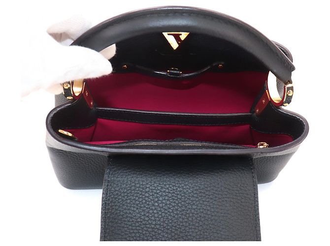 Borsa Louis Vuitton Capucines BB in pelle Taurillon nera Nero - vista 7