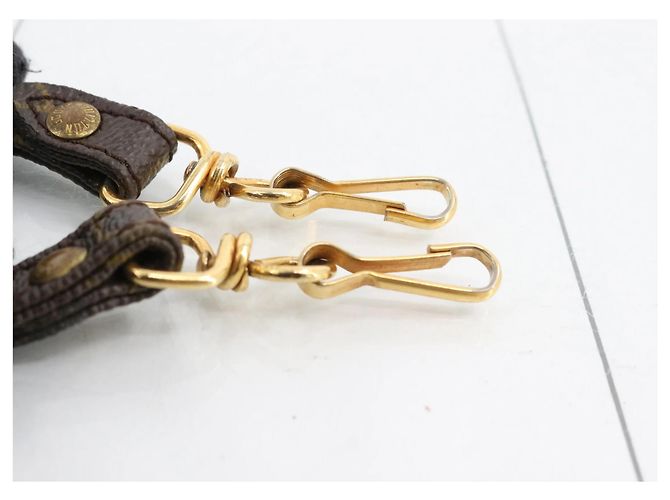Louis Vuitton Bandouliere Monogram Canvas 118 cm Castaño - vista 3