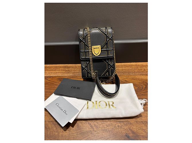 Bolsa de flap em couro preto com studs Dior Diorama Vertical - vista 11
