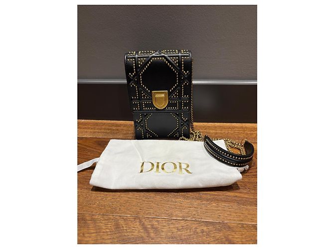 Bolsa de flap em couro preto com studs Dior Diorama Vertical - vista 2