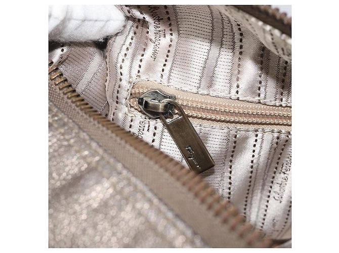 Borsa LOUIS VUITTON Gancini in pelle argento LV Auth ar14110 - vista 21