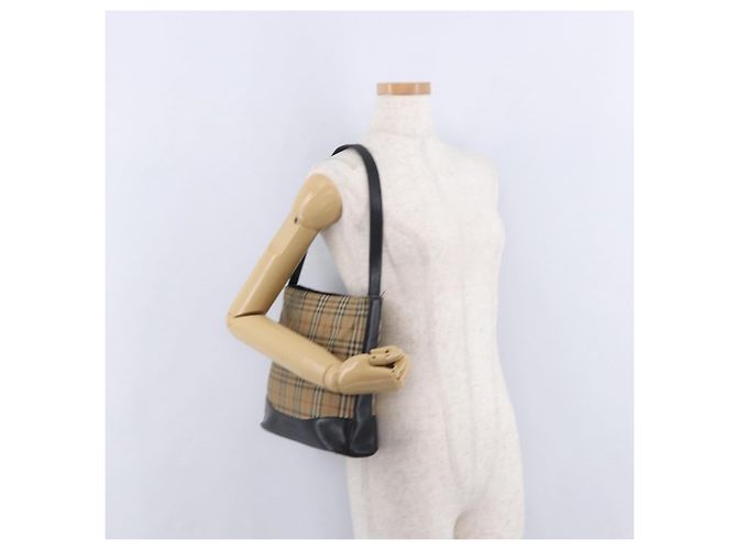 Bolso de hombro Burberrys Nova Check en lona beige y dorado Auth 193522 - vista 21