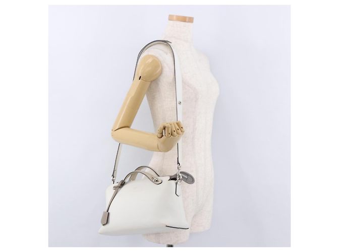 Borsa a Spalla FENDI in Pelle Bianco Argento Auth bs36311A - vista 30