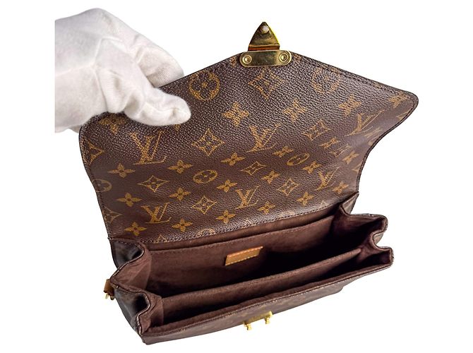 Louis Vuitton Pochette Metis Canvas Flap Crossbody Monogram Marrone - vista 9