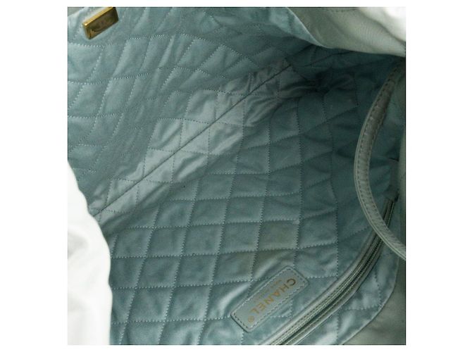 CHANEL - Borsa a tracolla Chanel 22 in pelle stropicciata blu/grigio - vista 11