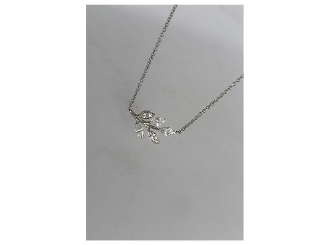 Collana Victoria Vine in platino e diamanti Tiffany & Co. - vista 5
