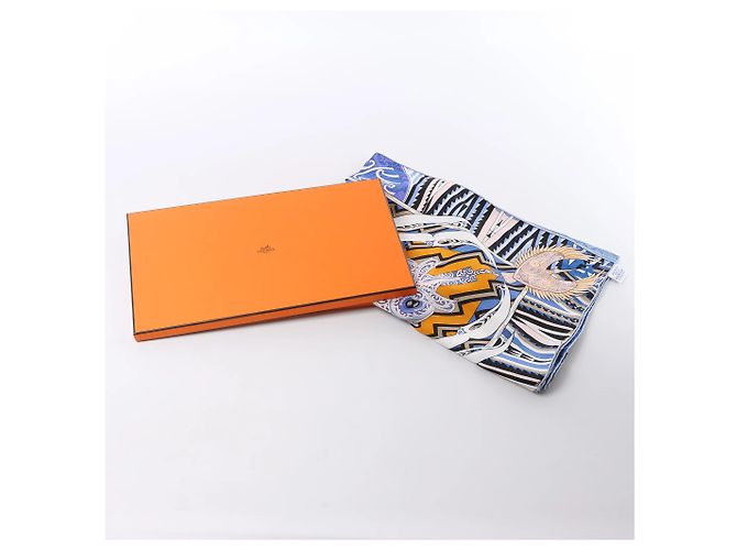 Carré 90 Hermès "Kawaora" in seta blu - vista 15