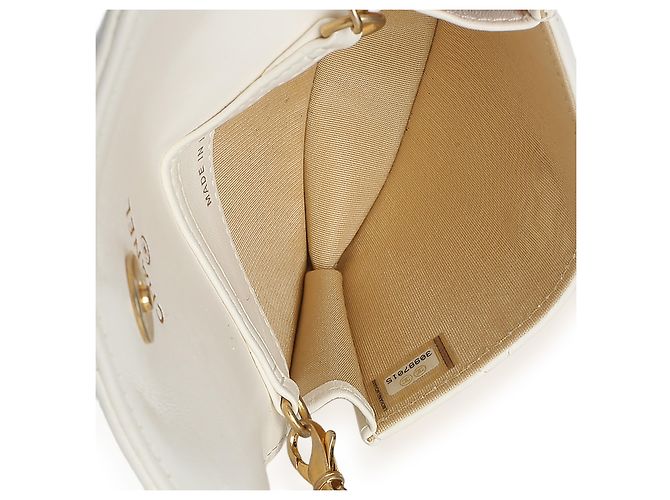 Gabrielle Clutch Chanel White Quilted Lambskin Pearl Crush Con Catena Bianco - vista 5