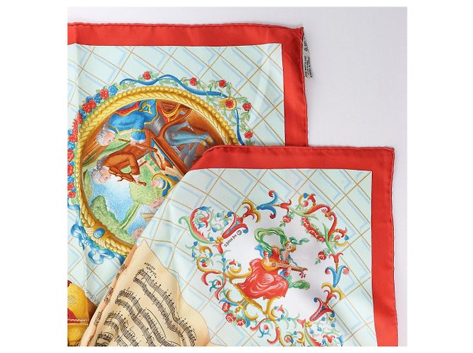 Foulard in seta Hermès Carré 90 "Hommage à Mozart" Rosso x Blu - vista 2