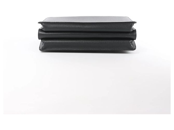 Valigetta Louis Vuitton Robusto in pelle Taige nera Nero - vista 4