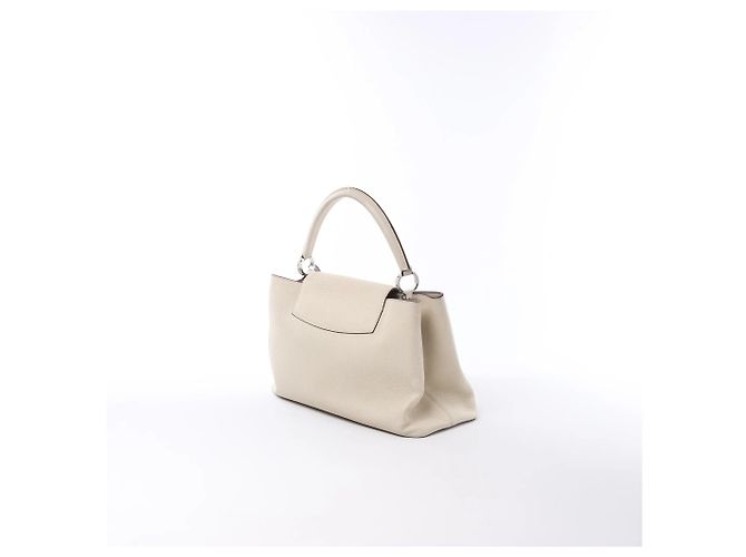 Borsa Louis Vuitton Capucines GM in pelle Taurillon beige - vista 3