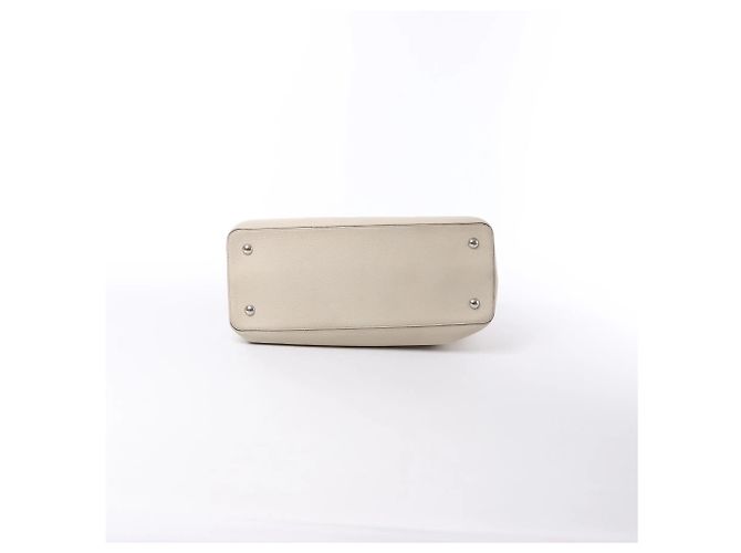 Borsa Louis Vuitton Capucines GM in pelle Taurillon beige - vista 7