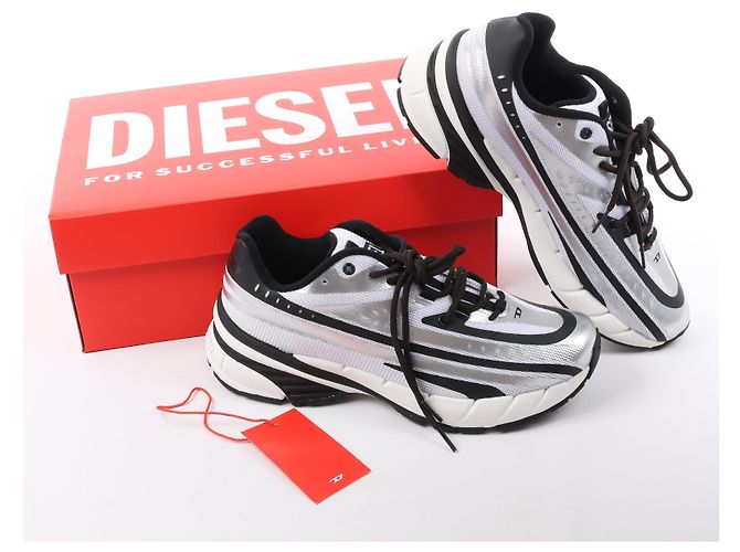 Baskets Diesel D-Airspeed Low-Striped en ripstop enduit Argent, Taille 43 EU Gris - vue 12