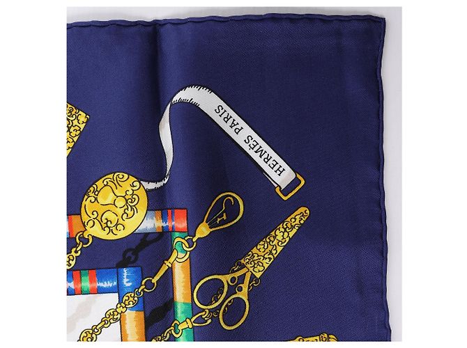 Foulard in seta Hermès Carré 90 "Petite main" blu navy - vista 10
