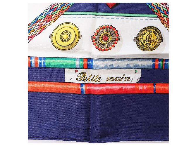Foulard in seta Hermès Carré 90 "Petite main" blu navy - vista 11