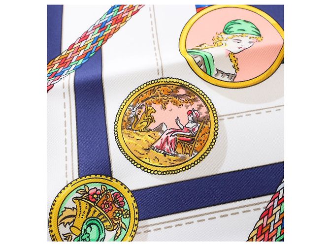 Foulard in seta Hermès Carré 90 "Petite main" blu navy - vista 14