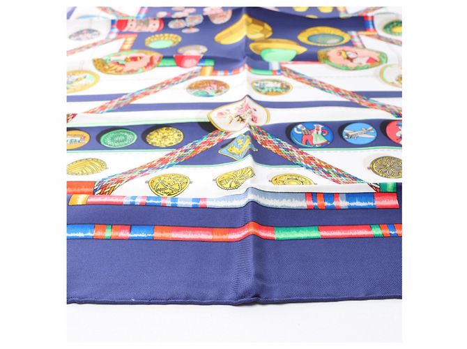 Foulard in seta Hermès Carré 90 "Petite main" blu navy - vista 8