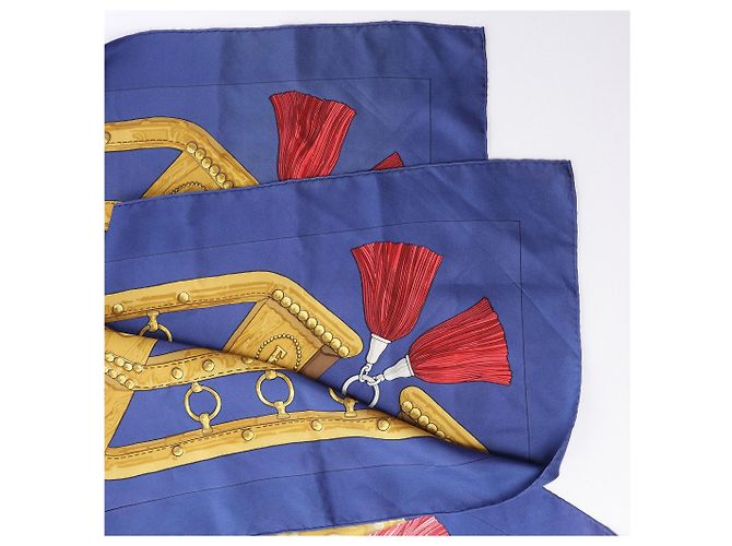 Foulard in seta Hermès Carré 90 "AUX CHAMPS" Blu Navy - vista 2