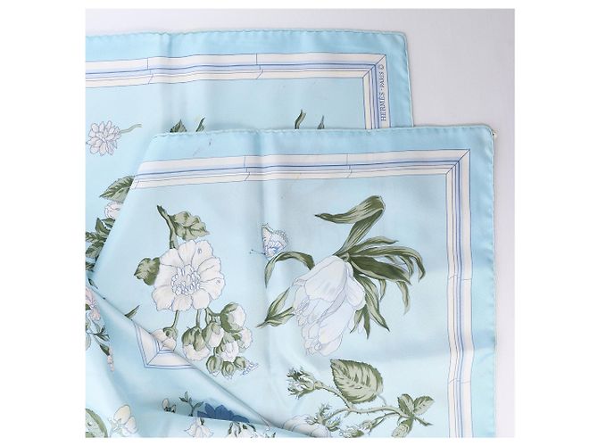 Hermès Carré 90 "Quai aux Fleurs" Seidentuch in Hellblau - Ansicht 2