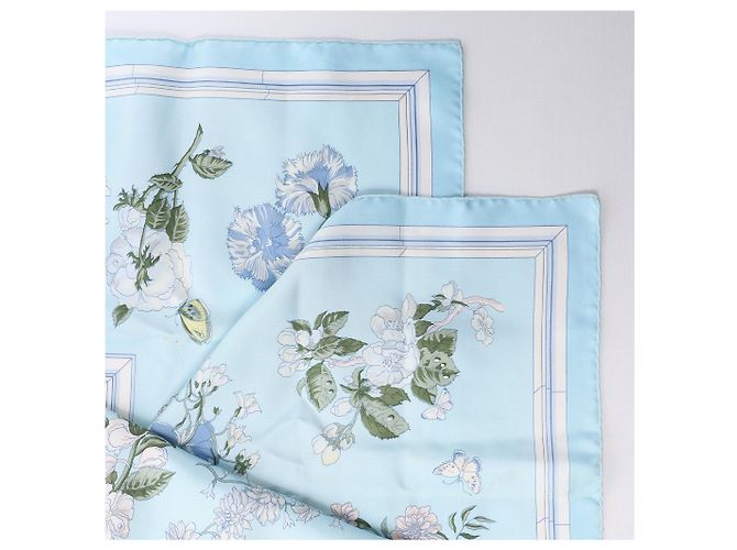 Hermès Carré 90 "Quai aux Fleurs" Seidentuch in Hellblau - Ansicht 3