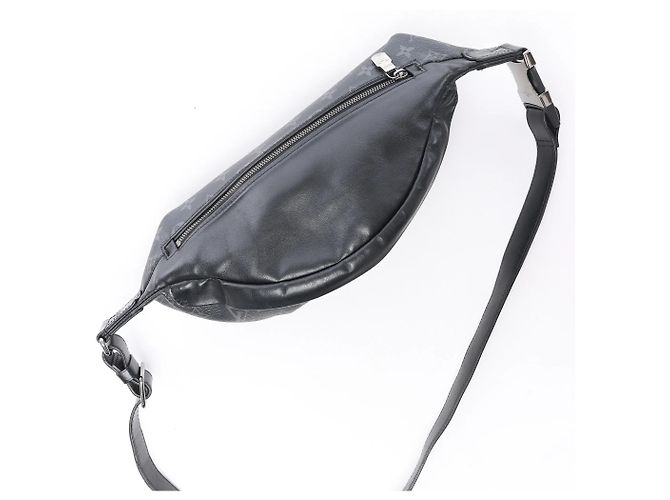 Borsa a tracolla Louis Vuitton Bum Bag PM Discovery Monogram Eclipse Crossbody Bag in Nero M46035 - vista 7