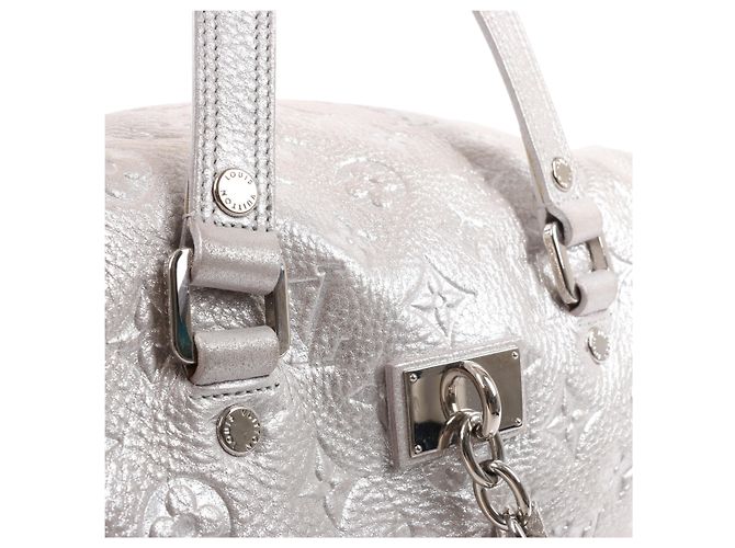 Borsa a tracolla Louis Vuitton Comete Limited Edition Monogram in Argento Scintillante Grigio - vista 17