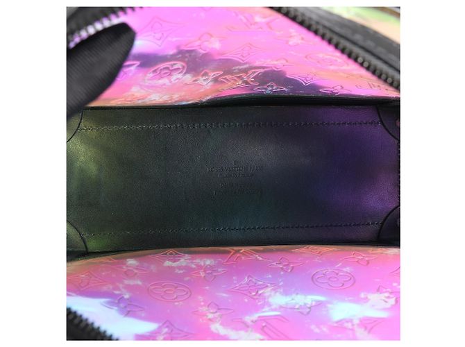 Borsa a tracolla Louis Vuitton Soft Trunk Monogram Prism nera x Olografica M55932 Nero - vista 10