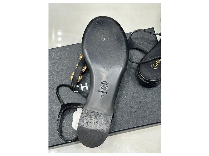 Timeless Sandali Thong Chanel Black Flower Pearl - EU 41 Usato - vista 4