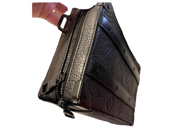 Louis Vuitton Handle soft trunk Noir - vue 2