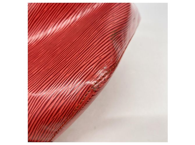 Noe Borsa a Spalla Louis Vuitton Epi Petit Noé Rosso - vista 6