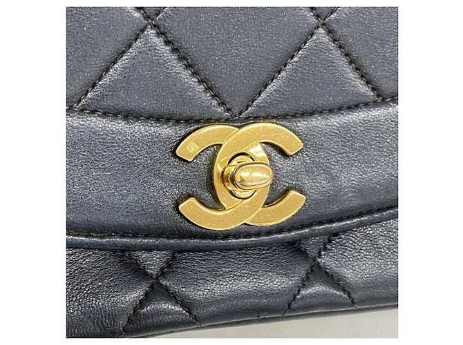 Chanel Diana Chain Schultertasche Schwarz - Ansicht 10