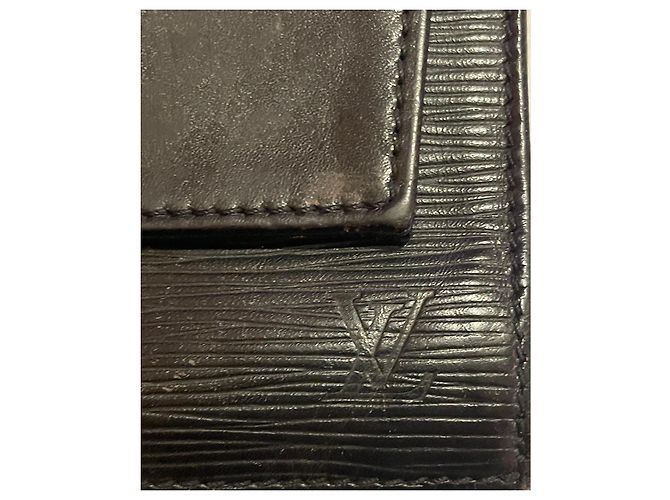Louis Vuitton Pochette Epi in pelle nera Nero - vista 11