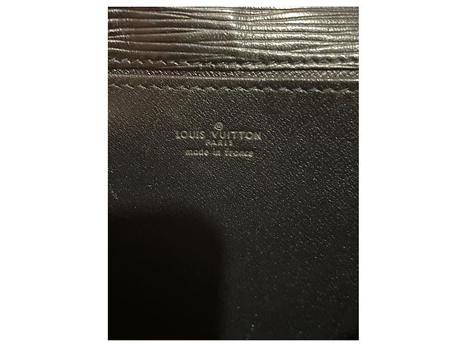Louis Vuitton Pochette Epi in pelle nera Nero - vista 6