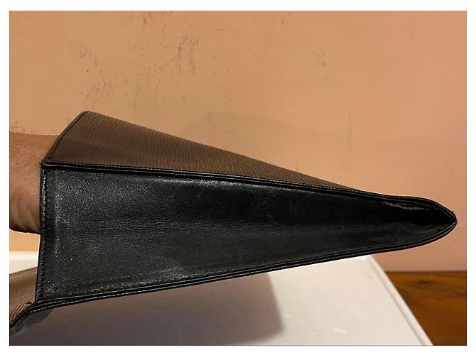 Louis Vuitton Pochette Epi in pelle nera Nero - vista 7