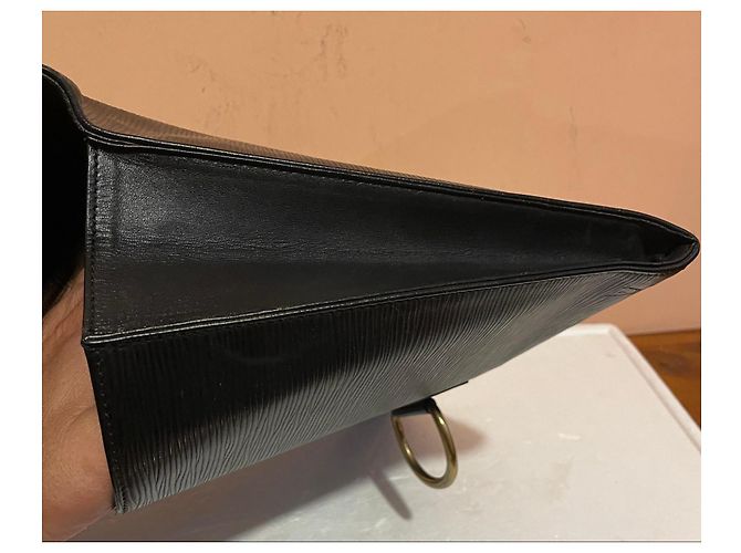 Louis Vuitton Pochette Epi in pelle nera Nero - vista 8